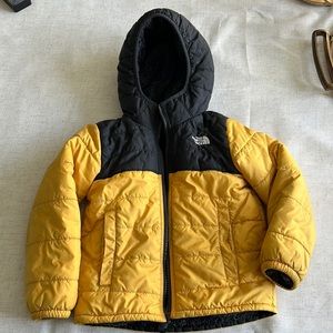 Toddler size 5 The North Face reversible jacket. Yellow and black boys